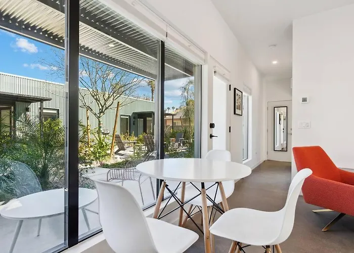 Apartment Eco-friendly 1-bedroom - 80 Walkscore! *