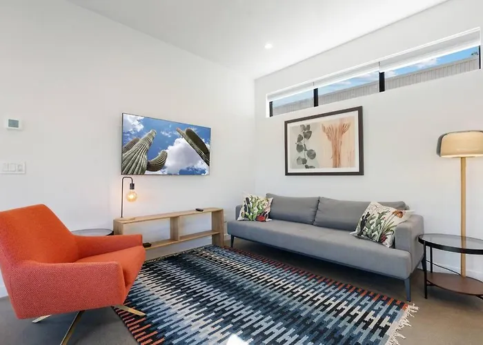 Eco-friendly 1-bedroom - 80 Walkscore! Apartment *