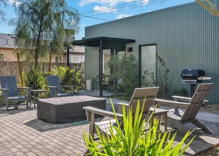 Eco-friendly 1-bedroom - 80 Walkscore! Apartment